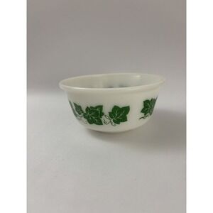 VTG MCM HAZEL ATLAS GREEN IVY LEAVES 7" MILK GLASS BOWL-HOUSEWARE-MIXING-COOKING